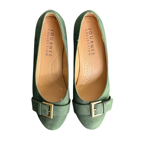 Journee Collection Wedge Shoes Women 8 Green faux Suede 2" Wood Heel Gold Buckle - Picture 2 of 10
